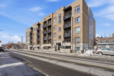 Centre Town Apartment for sale: Centroplis 2 bedroom 950 sq.ft. (Listed 2026-03-19)